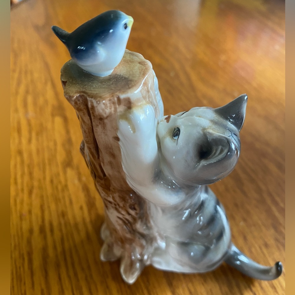 Vintage Tiger Strip Cat Reaching Up For A Bird On A Tree Stump Porcelainβ¦